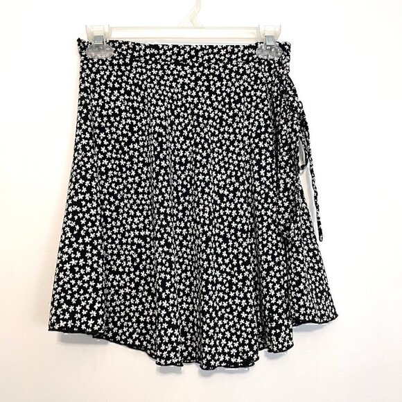 SKY AND SPARROW TILLYS Black White Ditsy Floral High Waisted Mini Wrap Skirt XL - Picture 2 of 12